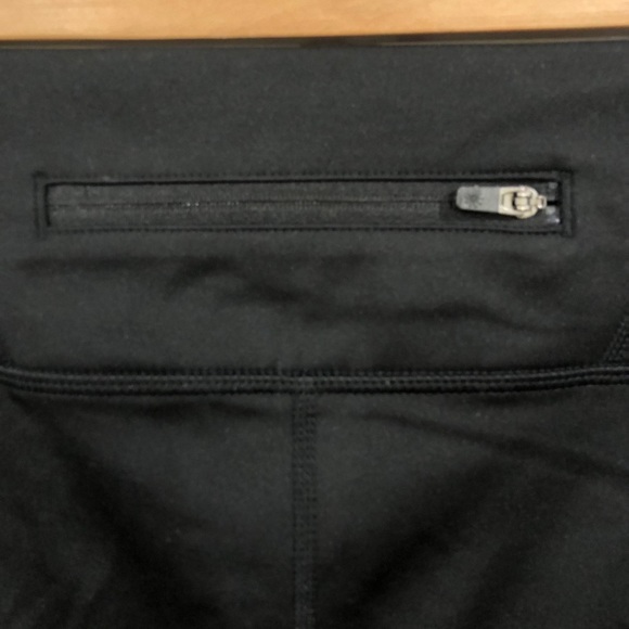 Athleta Disco Geo Sonar Capri Tights Small - Blk/Multi - bundle or Make Offer! - Picture 7 of 8